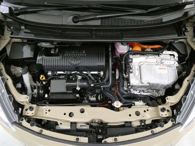 シエンタ ハイブリッド　Ｇ　セーフティーエディションＩＩ　衝突被害軽減システム　メモリーナビ　ワンセグ　バックカメラ　ＥＴＣ　ＣＤ　ミュージックプレイヤー接続可　オートクルーズコントロール　ＬＥＤヘッドランプ　両側電動スライド　乗車定員７人　３列シート（12枚目）