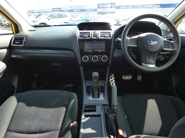 ＸＶ ２．０ｉ－Ｌ　アイサイトポップスター　タイヤ新品交換済　サンルーフ　カロッツェリアナビ　フルセグ　ＣＤ　ＤＶＤ　Ｂｌｕｅｔｏｏｔｈオーディオ　バックカメラ　ＥＴＣ２．０　ＨＩＤヘッドライト　１７インチアルミホイール　左右独立エアコン　アイドリングストップ（6枚目）