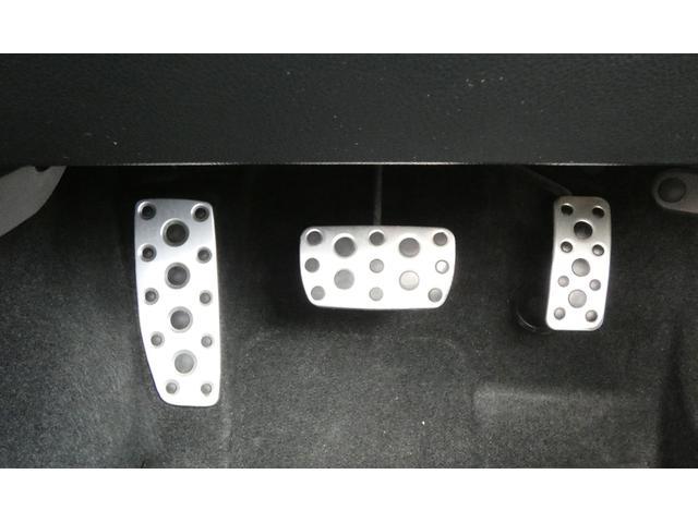 ＸＶ ２．０ｉ－Ｌ　アイサイトポップスター　タイヤ新品交換済　サンルーフ　カロッツェリアナビ　フルセグ　ＣＤ　ＤＶＤ　Ｂｌｕｅｔｏｏｔｈオーディオ　バックカメラ　ＥＴＣ２．０　ＨＩＤヘッドライト　１７インチアルミホイール　左右独立エアコン　アイドリングストップ（22枚目）