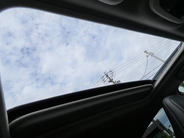 クロストレック リミテッド サンルーフ レザーシート 11.6インチモニター ナビ機能 フルセグ Bluetoothオーディオ フロントカメラ サイドカメラ バックカメラ 全周囲カメラ ハイビームアシスト リヤビークルディテクション ワイヤレスチャージャー(16枚目)