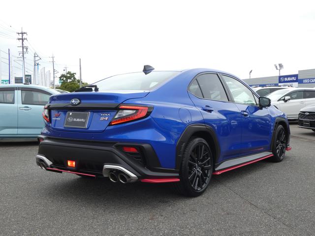 【右リヤ】当社支払い総額には内外装のクリーニング＋点検整備代＋登録諸費用＋２年間走行距離無制限保証（ｖａｌｕｅｃｈｏｉｃｅは１年間）＋安心のアフタサービスが含まれます！