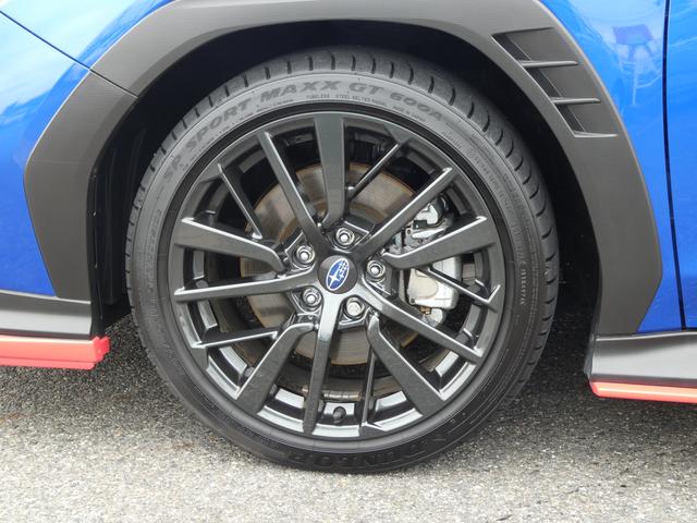 左フロントタイヤ