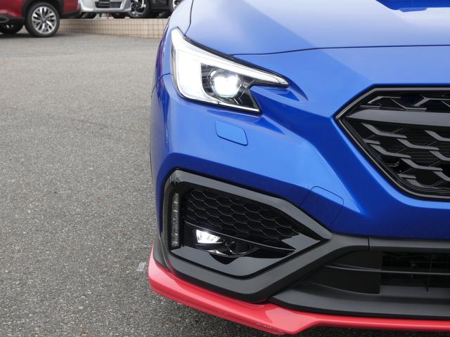 明るいＬＥＤヘッドランプとフロントフォグランプで夜道も安心して走ることが出来ます！