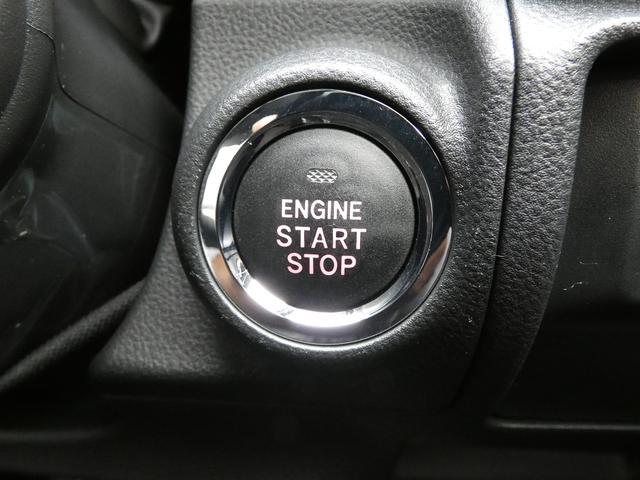 プッシュスタートなのでキーを取り出さずエンジンを掛けることができます！