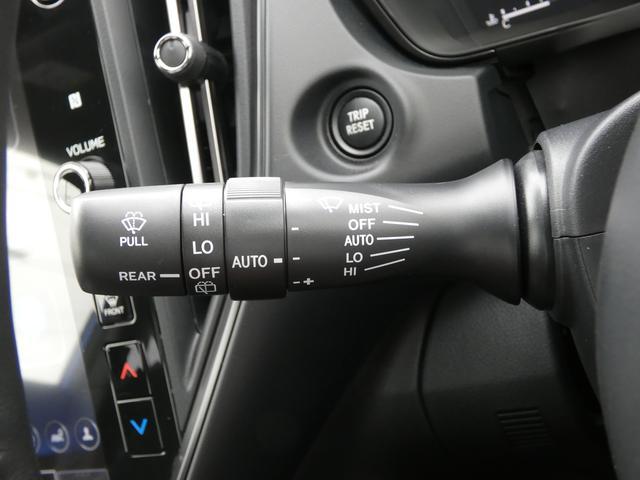 ［雨滴感知オートワイパー］フロントガラスの雨滴検知により自動的に作動してくれるオートワイパー付き！