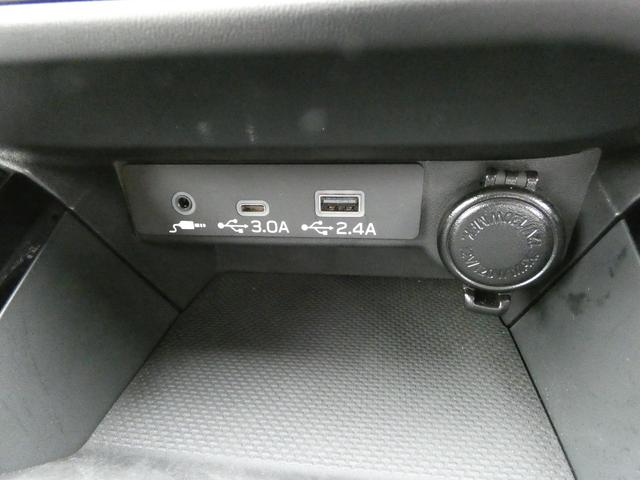 ナビ用ＡＵＸ入力端子、ＵＳＢ入力端子、タイプＣ端子が付いています