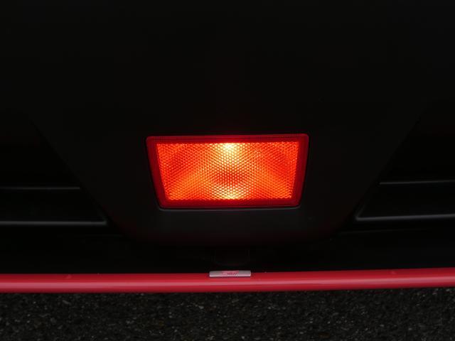 ［リヤフォグランプ］濃霧の際などに後続車に自車位置を知らせる為のものです。