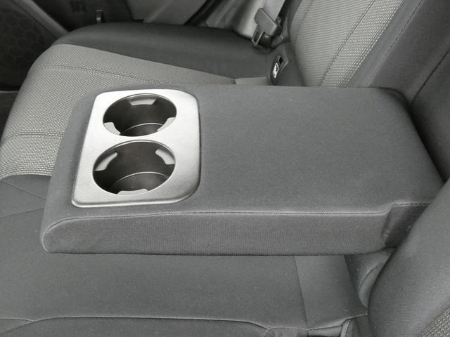 ��Ȓ����̔w������̓J�b�v�z���_�[�t���A�[�����X�g�ɂȂ�܂��B