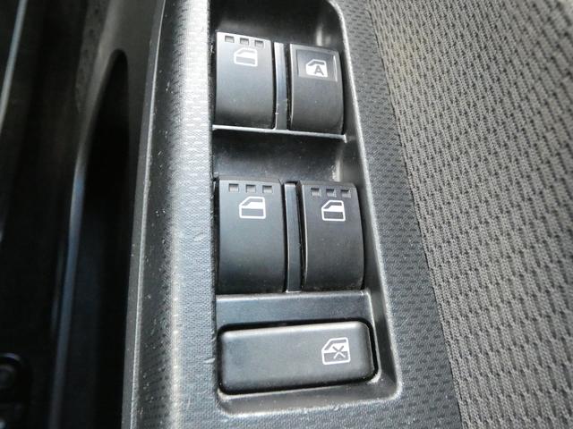 ステラ Ｒ　クラリオンナビ　ＬＥＤヘッドライト　１４インチアルミ　ワンセグ　ＣＤ　ＤＶＤ　Ｂｌｕｅｔｏｏｔｈオーディオ　オートエアコン　プッシュスタート　オートドアミラー　フロントフォグランプ　ワンオーナー　アイドリングストップ　ＶＤＣ（16枚目）