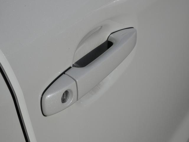 �������o���Ȃ��Ă��h�A�m�u�ɐG��邾���ŊJ���{�����\�ł�