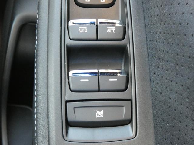 フォレスター スポーツ　前後ドラレコ　セイフティプラス（視界拡張）　パナソニックナビ　フルセグ　Ｂｌｕｅｔｏｏｔｈオーディオ　ＨＤＭＩ　ＵＳＢ　フロントカメラ　サイドカメラ　バックカメラ　スマートリヤビューミラー　ＥＴＣ２．０　ハイビームアシスト　電動リヤゲート（18枚目）