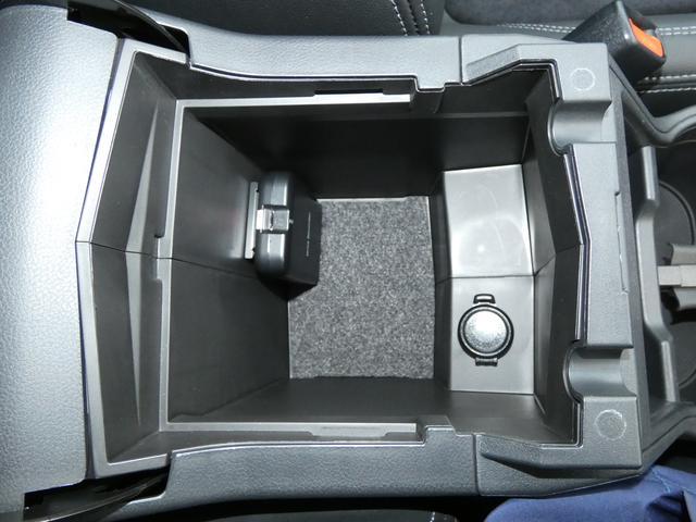 �Z���^�[�R���\�[�����Ƀh�����R�{�̂���t���Ă��܂�