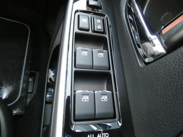 レヴォーグ １．６ＳＴＩスポーツアイサイト　８インチナビ　レザーシート　フルセグ　ＤＶＤ　ＣＤ　Ｂｌｕｅｔｏｏｔｈオーディオ　フロントカメラ　サイドカメラ　バックカメラ　ＥＴＣ２．０　ハイビームアシスト　リヤビークルディテクション（17枚目）