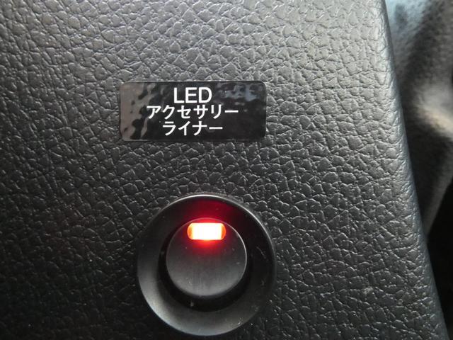 レヴォーグ １．６ＳＴＩスポーツアイサイト　８インチナビ　レザーシート　フルセグ　ＤＶＤ　ＣＤ　Ｂｌｕｅｔｏｏｔｈオーディオ　フロントカメラ　サイドカメラ　バックカメラ　ＥＴＣ２．０　ハイビームアシスト　リヤビークルディテクション（30枚目）