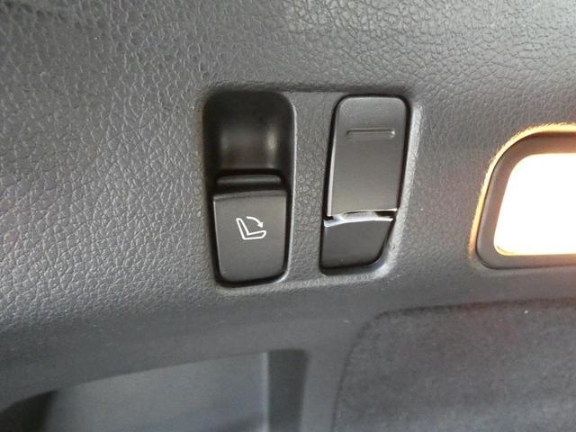 レヴォーグ １．６ＳＴＩスポーツアイサイト　８インチナビ　レザーシート　フルセグ　ＤＶＤ　ＣＤ　Ｂｌｕｅｔｏｏｔｈオーディオ　フロントカメラ　サイドカメラ　バックカメラ　ＥＴＣ２．０　ハイビームアシスト　リヤビークルディテクション（62枚目）