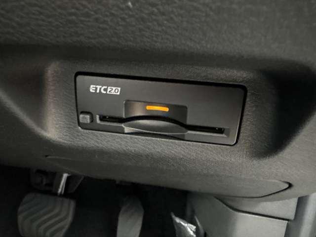 エクストレイル １．５　Ｇ　ｅ－４ＯＲＣＥ　４ＷＤ　※雹害車　プロパイロット　アラウンドビュ　本革Ｓ　パークアシスト　ＬＥＤヘッドランプ　ナビＴＶ　スマートキー　レーダークルーズ　ＬＫＡ　キーフリー　ＥＴＣ　アルミホイール　メモリーナビ　バックカメラ　サイドカメラ　オートエアコン　ＰＳ　エアＢ（14枚目）