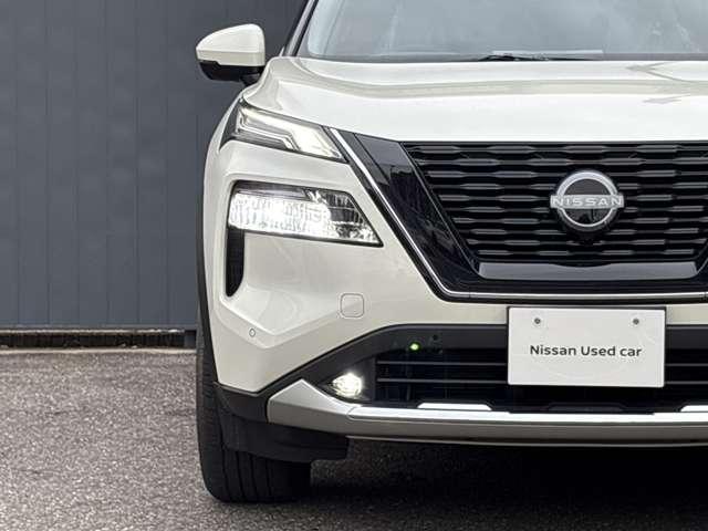 エクストレイル １．５　Ｇ　ｅ－４ＯＲＣＥ　４ＷＤ　※雹害車　プロパイロット　アラウンドビュ　本革Ｓ　パークアシスト　ＬＥＤヘッドランプ　ナビＴＶ　スマートキー　レーダークルーズ　ＬＫＡ　キーフリー　ＥＴＣ　アルミホイール　メモリーナビ　バックカメラ　サイドカメラ　オートエアコン　ＰＳ　エアＢ（16枚目）