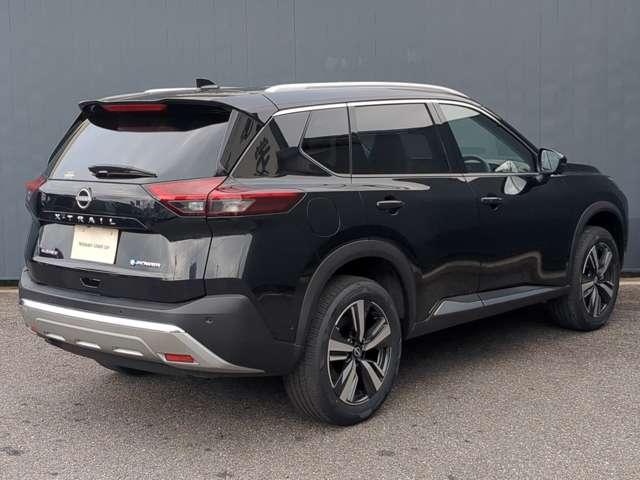 エクストレイル １．５　Ｇ　ｅ－４ＯＲＣＥ　４ＷＤ　※雹害車　プロパイロット　アラウンドビュ　１オーナー　ＬＥＤヘッドランプ　ナビＴＶ　スマートキー　レーダークルーズ　ＬＫＡ　キーフリー　ＥＴＣ　４ＷＤ　アルミホイール　メモリーナビ　バックカメラ　サイドカメラ　オートエアコン　ＰＳ　エアＢ（3枚目）