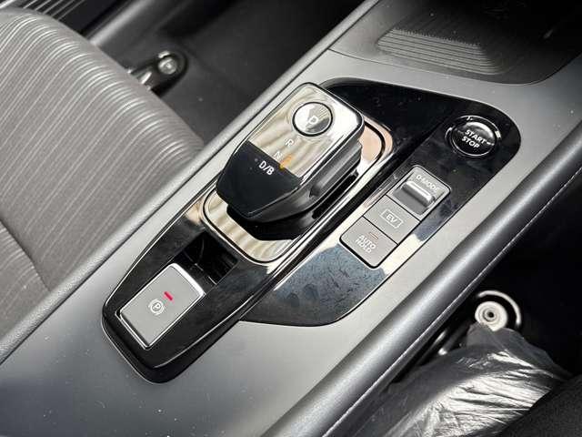 ノート １．２　Ｘ　※雹害車　プロパイロット　全周囲カメラ　リアカメラ　衝突被害軽減ブレ－キ　全方位カメラ　ＥＴＣ付　ＬＥＤヘッドライト　レーダークルーズ　レーンアシスト　インテリジェントキー　ワンセグＴＶ　ＴＶナビ　サイドカーテンエアバック　サイドカメラ（11枚目）
