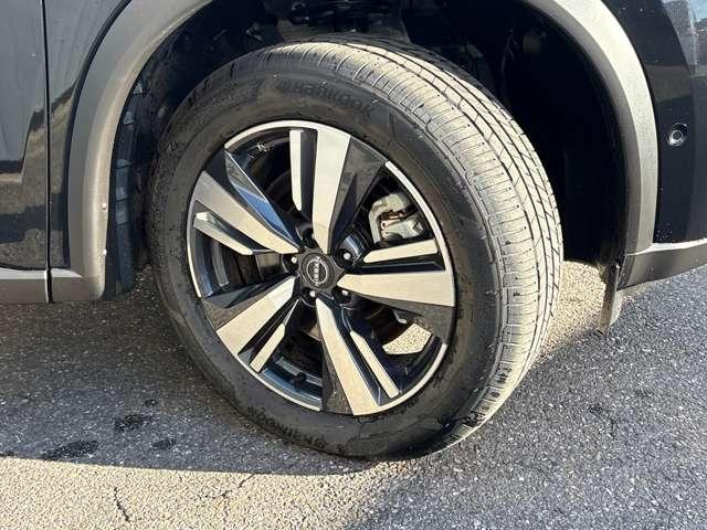 エクストレイル 1.5 G e-4ORCE 4WD ※雹害車 プロパイロット 全周囲カメラ 本革S パークアシスト LEDヘッドランプ ナビTV スマートキー レーダークルーズ LKA キーフリー ETC 4WD アルミホイール メモリーナビ バックカメラ サイドカメラ オートエアコン PS(16枚目)