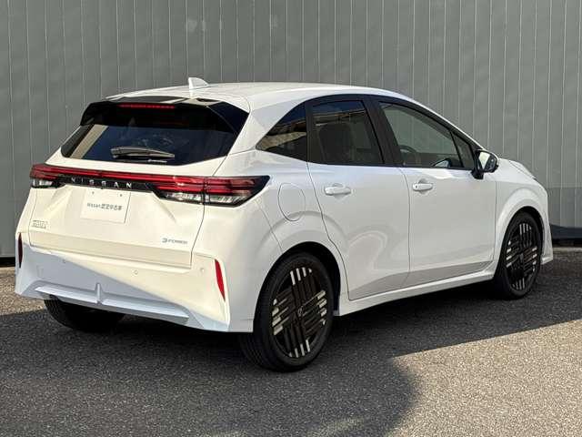 オーラ １．２　Ｇ　※雹害車　プロパイロット　全周囲カメラ　自動（被害軽減）ブレーキ　ＬＥＤ　ＬＫＡ　サイドカメラ　ＥＴＣ　カーテンエアバッグ　アルミホイール　インテリジェントキー　パワーウィンドウ　フルオートエアコン　キーレスエントリー　メモリーナビ　ＡＢＳ（3枚目）