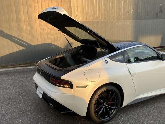 フェアレディＺ ３．０　バージョン　Ｓ　※雹害車両　メーカーナビ　ＥＴＣ　ＬＥＤヘッドライト　インテリジェントキー　ナビＴＶ　ＥＴＣ　オートエアコン　オートクルーズコントロール　パワーウィンドウ　衝突被害軽減システム　Ｂモニタ（25枚目）