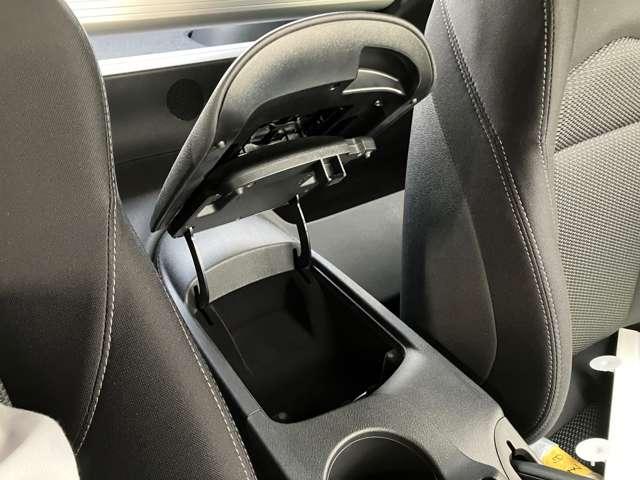 フェアレディＺ ３．０　バージョン　Ｓ　※雹害車両　メーカーナビ　ＥＴＣ　ＬＥＤヘッドライト　インテリジェントキー　ナビＴＶ　ＥＴＣ　オートエアコン　オートクルーズコントロール　パワーウィンドウ　衝突被害軽減システム　Ｂモニタ（26枚目）