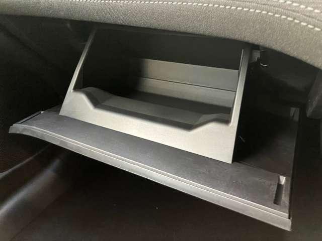 フェアレディＺ ３．０　バージョン　Ｓ　※雹害車両　メーカーナビ　ＥＴＣ　ＬＥＤヘッドライト　インテリジェントキー　ナビＴＶ　ＥＴＣ　オートエアコン　オートクルーズコントロール　パワーウィンドウ　衝突被害軽減システム　Ｂモニタ（27枚目）