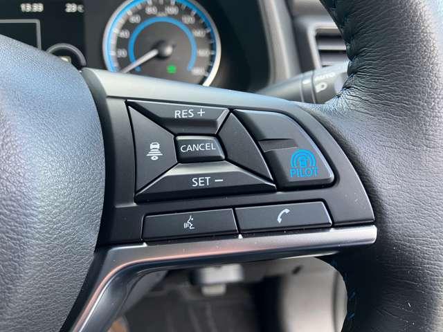 リーフ Ｘ　Ｖセレクション　メーカーナビ　プロパイロット　ドラレコ　レーダークルコン　３６０°カメラ　踏み間違い防止装置　ＬＥＤランプ　セキュリティ　ドライブレコーダー　１オーナー　ＥＴＣ　インテリキー　レーンキープアシスト　サイドエアバッグ　パワーウィンドウ　ＡＢＳ（10枚目）