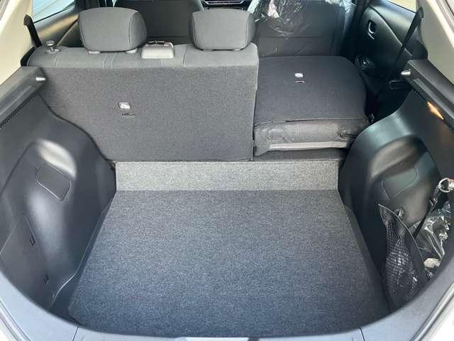 リーフ Ｘ　Ｖセレクション　メーカーナビ　プロパイロット　ドラレコ　レーダークルコン　３６０°カメラ　踏み間違い防止装置　ＬＥＤランプ　セキュリティ　ドライブレコーダー　１オーナー　ＥＴＣ　インテリキー　レーンキープアシスト　サイドエアバッグ　パワーウィンドウ　ＡＢＳ（18枚目）