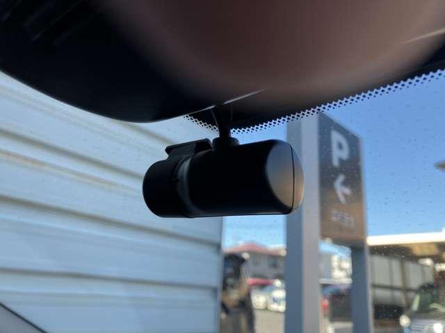 ノート 1.2 X 全周囲カメラ スマートミラー 大画面ナビ リアカメラ 衝突被害軽減ブレ-キ 全方位カメラ ETC付 LEDヘッドライト インテリジェントキー ワンオーナー ドラレコ 整備記録簿 ワンセグTV TVナビ サイドカーテンエアバック サイドカメラ(10枚目)