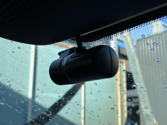 ノート 1.2 X 純正ナビ 全周囲カメラ リアカメラ 衝突被害軽減ブレ-キ 全方位カメラ ETC付 LEDヘッドライト レーンアシスト インテリジェントキー ワンオーナー ドラレコ ワンセグTV TVナビ サイドカーテンエアバック 試乗車UP(10枚目)