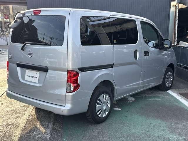 ＮＶ２００バネットバン １．６　ＶＸ　※雹害車　エマージェンシーブレーキ　衝突被害軽減システム　エアバック　パワーウィンドウ　助手席エアバック　キーレス　ＰＳ　ＡＣ　ＡＢＳ（4枚目）