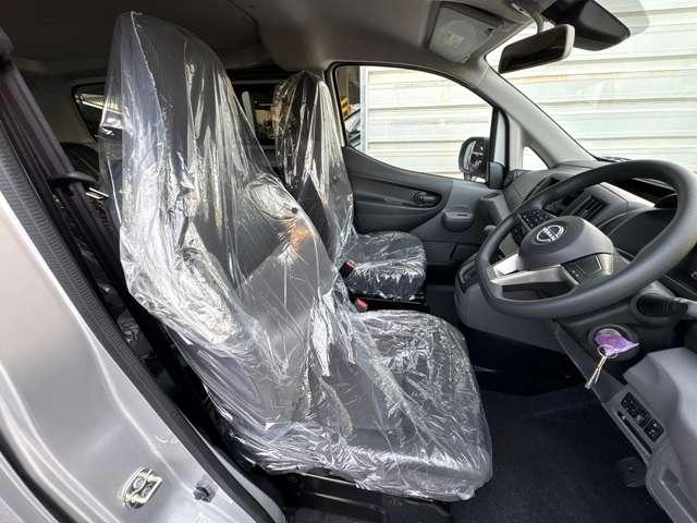 ＮＶ２００バネットバン １．６　ＶＸ　※雹害車　エマージェンシーブレーキ　衝突被害軽減システム　エアバック　パワーウィンドウ　助手席エアバック　キーレス　ＰＳ　ＡＣ　ＡＢＳ（6枚目）