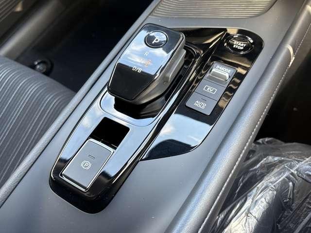 ノート １．２　Ｘ　※雹害車　全周囲カメラ　スマートミラー　リアカメラ　衝突被害軽減ブレ－キ　全方位カメラ　ＬＥＤヘッドライト　レーンアシスト　インテリジェントキー　サイドカーテンエアバック　サイドカメラ　パワーウィンドウ　オートエアコン　キーレス　ＡＢＳ（10枚目）