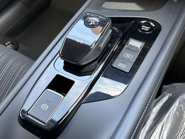 ノート １．２　Ｘ　※雹害車　プロパイロット　全周囲カメラ　リアカメラ　衝突被害軽減ブレ－キ　全方位カメラ　ＥＴＣ付　ＬＥＤヘッドライト　レーダークルーズ　レーンアシスト　インテリジェントキー　ワンセグＴＶ　ＴＶナビ　サイドカーテンエアバック　サイドカメラ（14枚目）