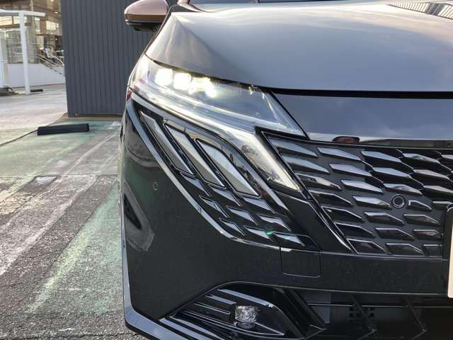 オーラ １．２　Ｇ　※雹害車　プロパイロット　全周囲カメラ　自動（被害軽減）ブレーキ　ＬＥＤ　ＬＫＡ　サイドカメラ　ＥＴＣ　カーテンエアバッグ　アルミホイール　インテリジェントキー　パワーウィンドウ　ワンオーナー　フルオートエアコン　キーレスエントリー　ＡＢＳ（3枚目）