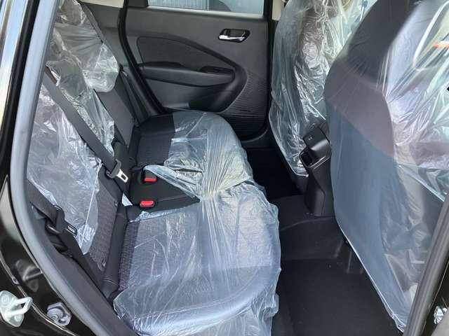 オーラ １．２　Ｇ　※雹害車　プロパイロット　全周囲カメラ　自動（被害軽減）ブレーキ　ＬＥＤ　ＬＫＡ　サイドカメラ　ＥＴＣ　カーテンエアバッグ　アルミホイール　インテリジェントキー　パワーウィンドウ　ワンオーナー　フルオートエアコン　キーレスエントリー　ＡＢＳ（7枚目）