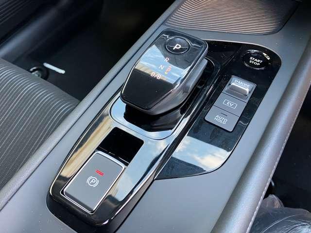 ノート １．２　Ｘ　※雹害車　全周囲カメラ　スマートミラー　衝突被害軽減ブレ－キ　ＬＥＤヘッドライト　レーンアシスト　インテリジェントキー　サイドカーテンエアバック　パワーウィンドウ　オートエアコン　キーレス　ＡＢＳ　運転席エアバッグ　パワーステアリング（10枚目）