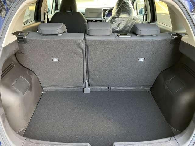 ノート １．２　Ｘ　※雹害車　全周囲カメラ　スマートミラー　衝突被害軽減ブレ－キ　ＬＥＤヘッドライト　レーンアシスト　インテリジェントキー　サイドカーテンエアバック　パワーウィンドウ　オートエアコン　キーレス　ＡＢＳ　運転席エアバッグ　パワーステアリング（13枚目）