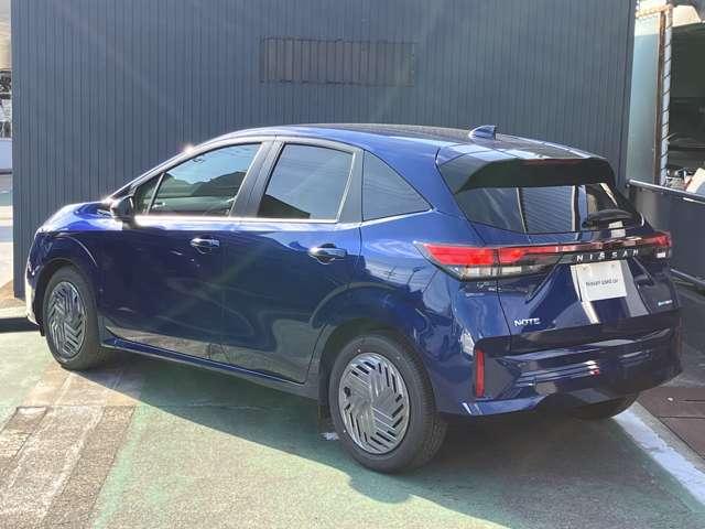 ノート １．２　Ｘ　※雹害車　全周囲カメラ　スマートミラー　衝突被害軽減ブレ－キ　ＬＥＤヘッドライト　レーンアシスト　インテリジェントキー　サイドカーテンエアバック　パワーウィンドウ　オートエアコン　キーレス　ＡＢＳ　運転席エアバッグ　パワーステアリング（17枚目）
