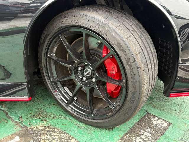 �m�h�r�l�n��p�A���~�z�C�[���Ńf�U�C���Ƀ}�b�`���Ă���܂��B