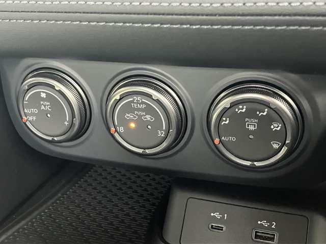 フェアレディＺ ３．０　バージョン　ＳＴ　※雹害車　６ＭＴ　メーカーナビ　衝突軽減システム　レーンキープ　オートクルーズ　Ｂモニタ　ナビ　ワンオーナ　アルミホイール　ＬＥＤヘッドライト　スマートキー　ＥＴＣ　キーレス　オートエアコン　パワーステアリング　メモリーナビ（16枚目）