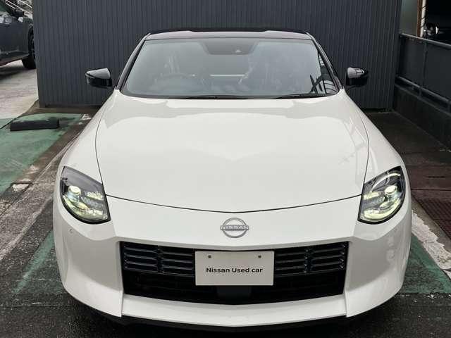 フェアレディＺ ３．０　バージョン　ＳＴ　※雹害車　６ＭＴ　メーカーナビ　衝突軽減システム　レーンキープ　オートクルーズ　Ｂモニタ　ナビ　ワンオーナ　アルミホイール　ＬＥＤヘッドライト　スマートキー　ＥＴＣ　キーレス　オートエアコン　パワーステアリング　メモリーナビ（19枚目）
