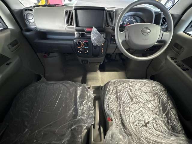 クリッパーバン ６６０　ＧＸ　ハイルーフ　※雹害車　シートヒーター　ＵＳＢポート　衝突軽減ブレーキ　スマートキー　レーンアシスト　エアコン　ＬＥＤヘッド　キーレス　Ｗエアバッグ　アイドリングストップ　パワステ　ＡＢＳ（5枚目）