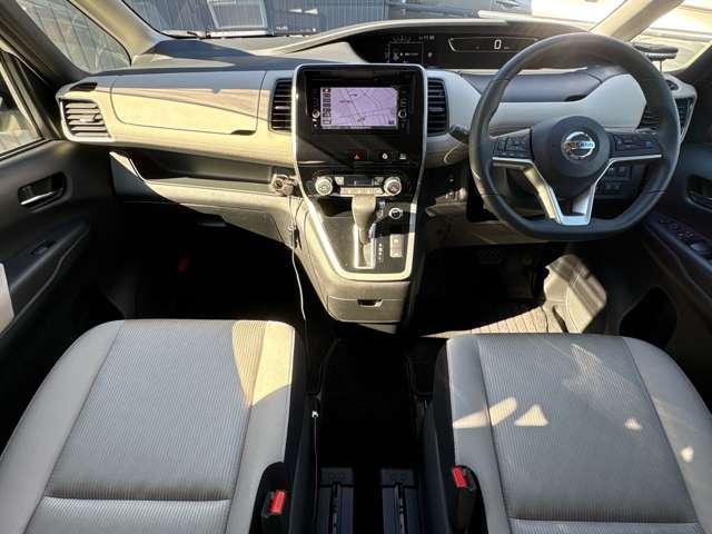 �O�ȓ����̑S�̑��ł��A�ו��܂ŏ㎿�ȃC���p�l����͂��̂悤�ɋ@�\�I�ɂ܂Ƃ܂��Ă��܂��B