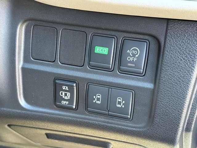 �����I�[�g�X���C�h�h�A�Ńh�A�̊J���y���N�ł��B�܂��A�n���Y�t���[�@�\�t���ő����o�����ꂷ�邾���ŊJ�o����̂ŁA���肪�ӂ������Ă��鎞�ɕ֗��ł��B