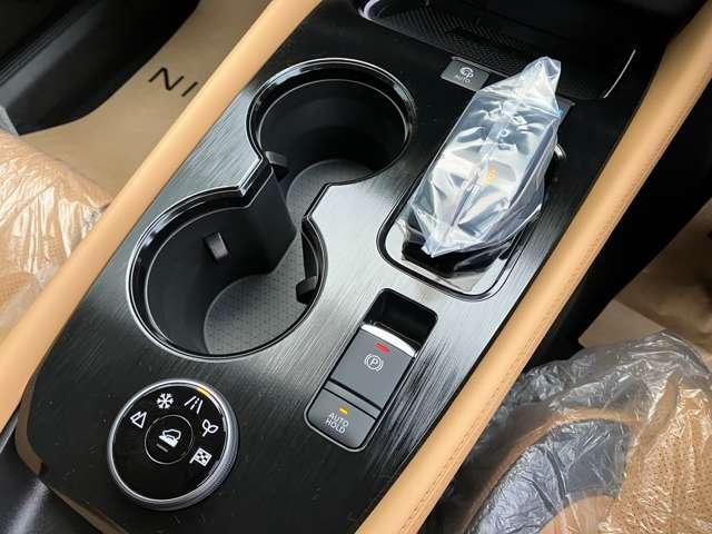 �d���p�[�L���O�u���[�L�ƃI�[�g�u���[�L�z�[���h�@�\�i�M���҂����Ńu���[�L�𓥂ݑ����Ȃ��Ă������I�Ƀu���[�L�͂��L�[�v�����@�\�ł��j