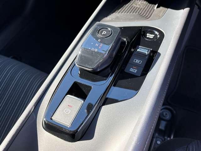 �d���p�[�L���O�u���[�L�ƃI�[�g�u���[�L�z�[���h�@�\�i�M���҂����Ńu���[�L�𓥂ݑ����Ȃ��Ă������I�Ƀu���[�L�͂��L�[�v�����@�\�ł��j