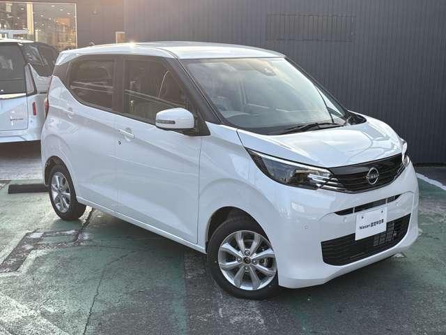 デイズ ６６０　Ｘ　※雹害車　全周囲カメラ　踏み間違い防止　アイドリングストップ付き　エマ－ジェンシ－ブレ－キ　オートハイビーム　インテリキ－　運転席エアバッグ　バックモニタ　サイドエアバック　車線逸脱警報　ＬＥＤライト（18枚目）